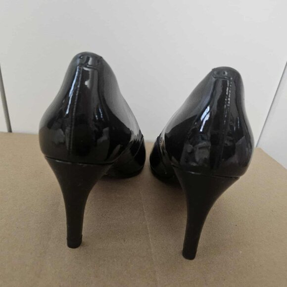Rockport Patent Heel Size 6 - Picture 4 of 5